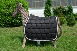 Schabracke schwarz, 2 Zierkordeln wei/silber, schwarze Borde