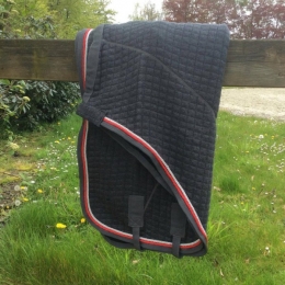 Thermatexdecke grau, 2 Zierkordeln silber/rot, graue Borde