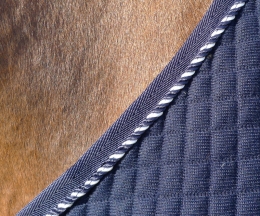 Thermatexdecke dunkelblau, 2-farbige Zierkordel dunkelblau/wei, dunkelblaue Borde