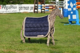 Schabracke dunkelblau, 2 Zierkordeln beige/dunkelblau, beige Borde