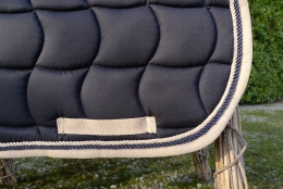 Schabracke dunkelblau, 2 Zierkordeln beige/dunkelblau, beige Borde