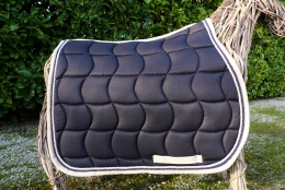 Schabracke dunkelblau, 2 Zierkordeln beige/dunkelblau, beige Borde