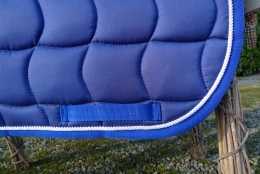 Schabracke royalblau, weie Zierkordel, royalblaue Borde