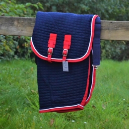 Thermatexdecke dunkelblau, weie Zierkordel, rote Borde