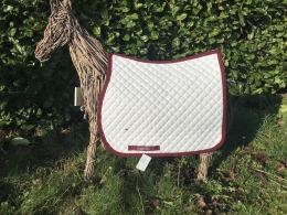 Schabracke wei�, kleine Waffelsteppung, bordeaux Borde